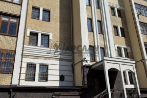 Сдам квартиру 3-х комнатную с общей площадью 125м2, 2/5 эт., на улице Пушкина, г. Казань, Татарстан респ., Россия, агентство Арслан