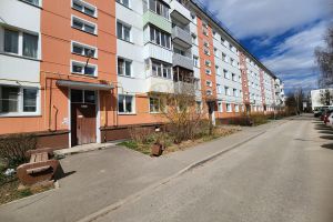 Продам квартиру 3-х комнатную с общей площадью 56м2, 3/5 эт., на улице Карла маркса, г. Клин, Московская обл., Россия, агентство АН Новосел