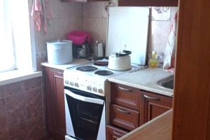 Сдам квартиру 2-х комнатную с общей площадью 48м2, 4/5 эт., на улице Кутузова, Кировский район, г. Красноярск, Красноярский край, Россия, агентство АБАКАРИ-Недвижимость