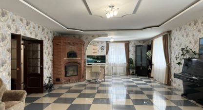 Продам дом 7-ти комнатный с общей площадью 451м2, на улице Актера емельянова ул, Мотовилихинский район, г. Пермь, Пермский край, Россия, агентство Интернет-партнер. Фотография №1