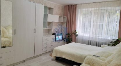 Продам квартиру 2-х комнатную с общей площадью 42.8м2, 1/5 эт., на улице Первомайская, г. Новочебоксарск, Чувашия респ., Россия, агентство Агентство недвижимости Ориентир. Фотография №1