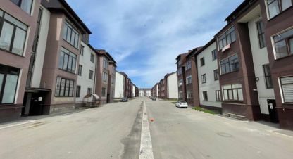 Продам квартиру 2-х комнатную с общей площадью 69м2, 2/3 эт., на улице Им  сижажева м в  ул, г. Чегем, Кабардино-Балкария респ., Россия, агентство Интернет-партнер. Фотография №1
