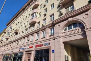 Продам комнату с общей площадью 13.15м2, 5/6 эт., на улице Красная Пресня, Пресненский (ЦАО) район, г. Москва, Москва, Россия, агентство Интернет-партнер