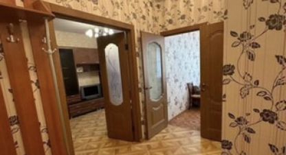 Сдам квартиру 1 комнатную с общей площадью 42.2м2, 1/4 эт., на улице Старорусский пер, г. Великий Новгород, Новгородская обл., Россия, агентство Интернет-партнер. Фотография №1