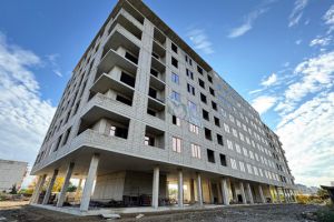 Продам квартиру 1 комнатную с общей площадью 53м2, 5/12 эт., на улице Мовсисяна ул, г. Нальчик, Кабардино-Балкария респ., Россия, агентство Интернет-партнер