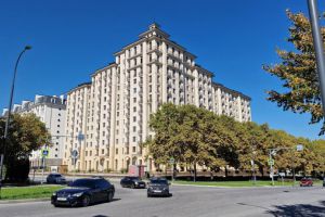 Продам квартиру 4-х комнатную с общей площадью 166м2, 6/10 эт., на улице Ленина пр-кт, г. Нальчик, Кабардино-Балкария респ., Россия, агентство Интернет-партнер