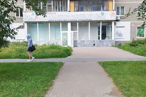 Сдам торговое помещение с общей площадью 60м2, на улице Викулова, Визовский район, г. Екатеринбург, Свердловская обл., Россия, агентство Интернет-партнер