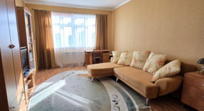 Продам квартиру 2-х комнатную с общей площадью 62м2, 7/7 эт., на улице Энгельса ул, г. Ханты-Мансийск, Ханты-Мансийский авт. окр., Россия, агентство Интернет-партнер. Фотография №1