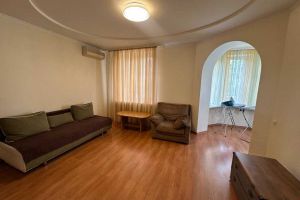 Продам квартиру 2-х комнатную с общей площадью 53м2, 2/5 эт., на улице Д яворницького, г. Днепр, Днепропетровская обл., Украина, агентство Aspo.biz