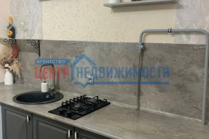 Продам квартиру 2-х комнатную с общей площадью 51.8м2, 5/5 эт., на улице Гоголя, г. Темрюк, Краснодарский край, Россия, агентство Центр-Недвижимости
