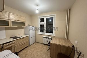 Сдам квартиру 1 комнатную с общей площадью 39м2, 7/25 эт., на улице Шевченко, Ленинский район, г. Красноярск, Красноярский край, Россия, агентство АБАКАРИ-Недвижимость