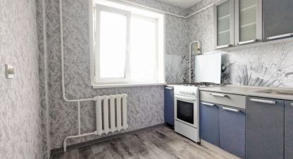 Продам квартиру 3-х комнатную с общей площадью 50.1м2, 5/5 эт., на улице Красных зорь, г. Омск, Омская обл., Россия, агентство ГорОбмен. Фотография №1