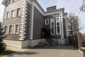 Продам квартиру 1 комнатную с общей площадью 32.6м2, 3/3 эт., на улице Серебровская, г. Тула, Тульская обл., Россия, агентство ГорОбмен