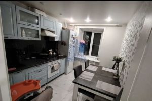 Продам квартиру 3-х комнатную с общей площадью 60м2, 5/9 эт., на улице 10-й пятилетки, г. Новочебоксарск, Чувашия респ., Россия, агентство Агентство недвижимости Ориентир