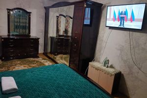 Сдам квартиру 1 комнатную с общей площадью 33м2, 5/5 эт., на улице Ленинградский пр-кт, г. Новый Уренгой, Ямало-Ненецкий авт. окр., Россия, агентство JCat