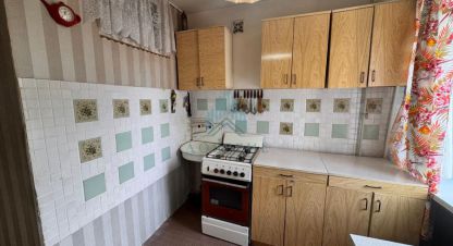 Продам квартиру 1 комнатную с общей площадью 29.4м2, 4/5 эт., на улице Водникова, Трусовский район, г. Астрахань, Астраханская обл., Россия, агентство АН Доверие. Фотография №1