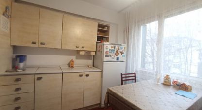 Продам квартиру 3-х комнатную с общей площадью 69.8м2, 3/5 эт., на улице Депутатская ул, г. Майкоп, Адыгея респ., Россия, агентство Интернет-партнер. Фотография №1