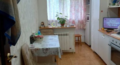 Продам квартиру 2-х комнатную с общей площадью 51.1м2, 3/3 эт., на улице Ленина ул, г. Удобный, Адыгея респ., Россия, агентство Интернет-партнер. Фотография №1