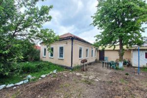 Продам дом 4-х комнатный с общей площадью 93.4м2, на улице Гагарина ул, г. Гиагинская, Адыгея респ., Россия, агентство Интернет-партнер
