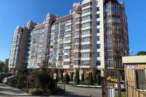 Продам квартиру 3-х комнатную с общей площадью 131.5м2, 3/9 эт., на улице Паркова, г. Хмельницкий , Хмельницкая обл., Украина, агентство Aspo.biz