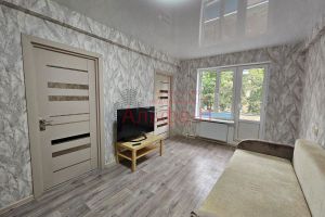 Продам квартиру 3-х комнатную с общей площадью 49.9м2, 2/5 эт., на улице Октябрьская, г. Ессентуки, Ставропольский край, Россия, агентство Альфа-Н