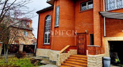 Продам дом 4-х комнатный с общей площадью 383м2, на улице Рижская, г. Дедовск, Московская обл., Россия, агентство МГСН - Московская городская служба недвижимости. Фотография №1