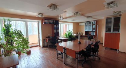Купить квартиру 3-х комнатную, 119.3 кв. м., Россия, г. Омск. Фотография №8