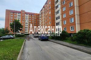Продам квартиру 3-х комнатную с общей площадью 98.8м2, 8/9 эт., на улице Нефтехимиков ул, г. Кириши, Ленинградская обл., Россия, агентство Интернет-партнер