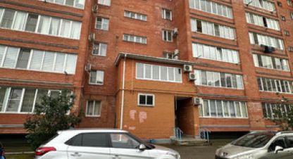 Продам квартиру 2-х комнатную с общей площадью 54.6м2, 3/9 эт., на улице Пионерская ул, г. Майкоп, Адыгея респ., Россия, агентство Интернет-партнер. Фотография №1