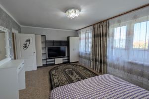 Продам квартиру 3-х комнатную с общей площадью 98.4м2, 5/9 эт., на улице Бородина ул, Свердловский район, г. Иркутск, Иркутская обл., Россия, агентство Интернет-партнер