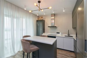 Продам квартиру 2-х комнатную с общей площадью 44м2, 15/17 эт., на улице Дальневосточная ул, Октябрьский район, г. Иркутск, Иркутская обл., Россия, агентство Интернет-партнер