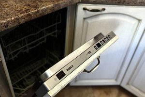 Продам квартиру 1 комнатную с общей площадью 31.7м2, 7/14 эт., на улице Мартыновская ул, Приморский район, г. Санкт-Петербург, Санкт-Петербург, Россия, агентство Интернет-партнер