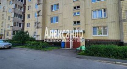 Продам квартиру 3-х комнатную с общей площадью 71.5м2, 5/5 эт., на улице Энергетиков ул, г. Кириши, Ленинградская обл., Россия, агентство Интернет-партнер. Фотография №1