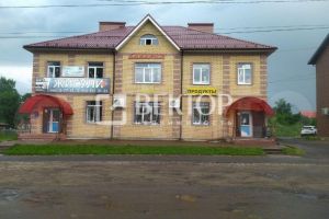 Продам торговое помещение с общей площадью 437м2, на улице Октябрьская, г. Шарья, Костромская обл., Россия, агентство Вектор