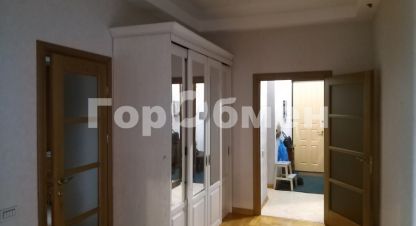 Продам квартиру 4-х комнатную с общей площадью 102м2, 8/10 эт., на улице Щербаковская, г. Москва, Москва, Россия, агентство ГорОбмен. Фотография №1