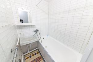 Продам квартиру 2-х комнатную с общей площадью 45м2, 5/5 эт., на улице 2-й рабфаковский пер, Невский район, г. Санкт-Петербург, Санкт-Петербург, Россия, агентство Интернет-партнер