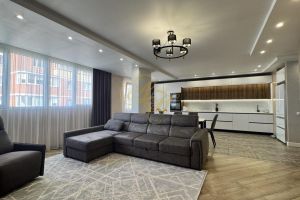 Продам квартиру 4-х комнатную с общей площадью 130м2, 10/17 эт., на улице Дзержинского, г. Клин, Московская обл., Россия, агентство АН Новосел