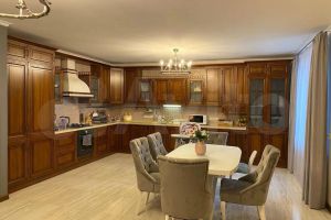 Продам квартиру 4-х комнатную, 8/9 эт., на улице Российская, Орджоникидзевский район, г. Уфа, Башкортостан респ., Россия, агентство СдамПродам
