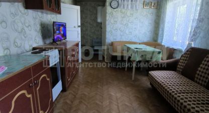 Продам квартиру 2-х комнатную с общей площадью 70м2, 2/2 эт., на улице Гладкова, г. Арзамас, Нижегородская обл., Россия, агентство Вотчина. Фотография №1