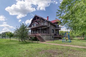 Продам дом 5-ти комнатный с общей площадью 285м2, на улице Майская, г. Коллонтай, Калужская обл., Россия, агентство JCat