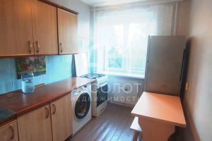 Продам квартиру 1 комнатную с общей площадью 28м2, 4/9 эт., на улице Красной армии пр-кт, г. Сергиев Посад, Московская обл., Россия, агентство Абсолют