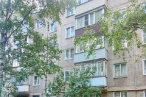 Продам квартиру 3-х комнатную с общей площадью 58м2, 3/5 эт., на улице Чапаева ул, Ленинский район, г. Киров, Кировская обл., Россия, агентство Интернет-партнер