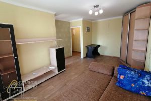 Продам квартиру 1 комнатную с общей площадью 32.3м2, 4/4 эт., на улице Жко аэропорта, г. Обь, Новосибирская обл., Россия, агентство Главное звено