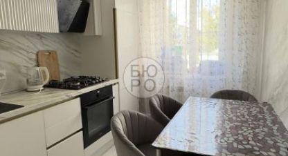 Продам квартиру 3-х комнатную с общей площадью 65м2, 2/9 эт., на улице Вокзальная, г. Стерлитамак, Башкортостан респ., Россия, агентство Бюро. Фотография №1