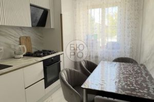 Продам квартиру 3-х комнатную с общей площадью 65м2, 2/9 эт., на улице Вокзальная, г. Стерлитамак, Башкортостан респ., Россия, агентство Бюро