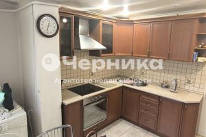 Продам квартиру 2-х комнатную с общей площадью 55м2, 1/5 эт., на улице Ленинградская, г. Кисловодск, Ставропольский край, Россия, агентство АН Черника