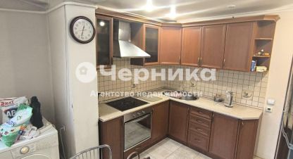 Продам квартиру 2-х комнатную с общей площадью 55м2, 1/5 эт., на улице Ленинградская, г. Кисловодск, Ставропольский край, Россия, агентство АН Черника. Фотография №1