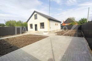 Продам дом 3-х комнатный с общей площадью 90м2, на улице Мира, г. Ильский, Краснодарский край, Россия, агентство АН "Партнерство"