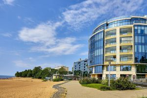 Продам дом 5-ти комнатный с общей площадью 272м2, на улице Приморское ш, г. Посёлок репино, Санкт-Петербург, Россия, агентство Интернет-партнер
