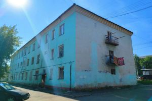 Продам квартиру 2-х комнатную с общей площадью 56.7м2, 1/3 эт., на улице Калинина, г. Красноярск, Красноярский край, Россия, агентство JCat